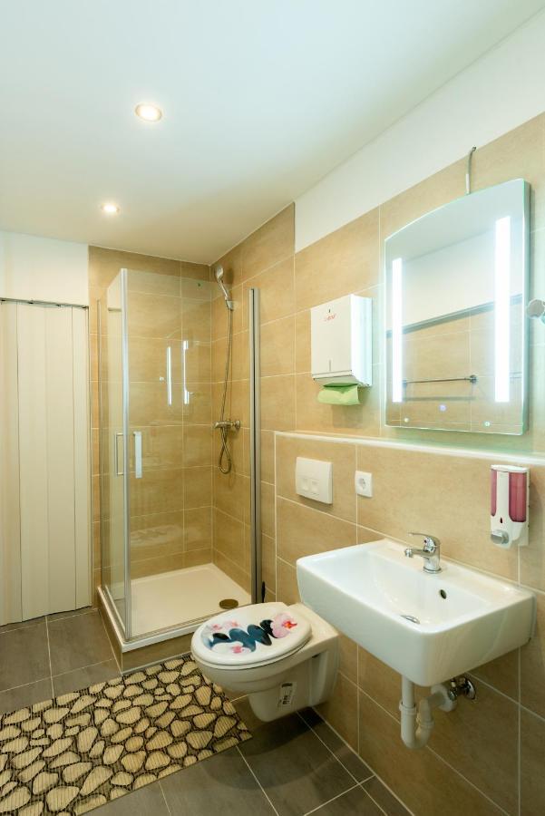 Hotel Pension Dahlem Berlin Exteriör bild
