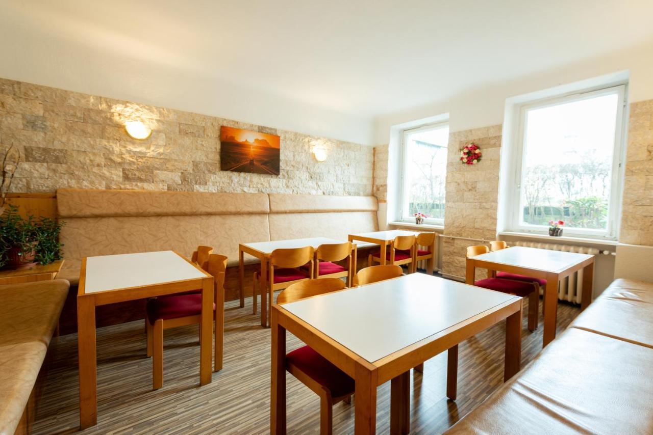 Hotel Pension Dahlem Berlin Exteriör bild