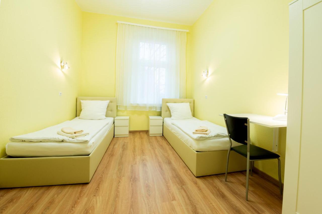 Hotel Pension Dahlem Berlin Exteriör bild