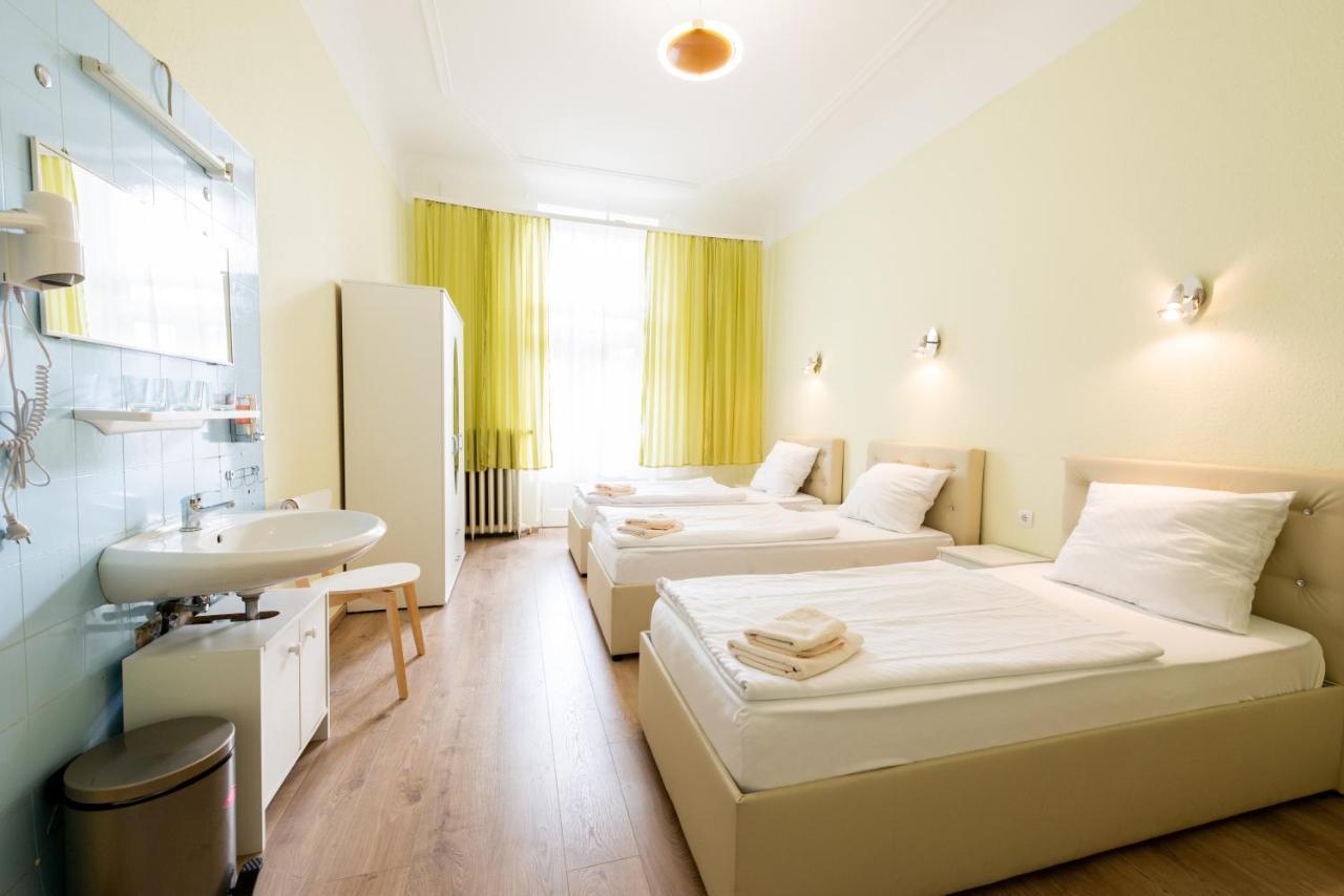 Hotel Pension Dahlem Berlin Exteriör bild