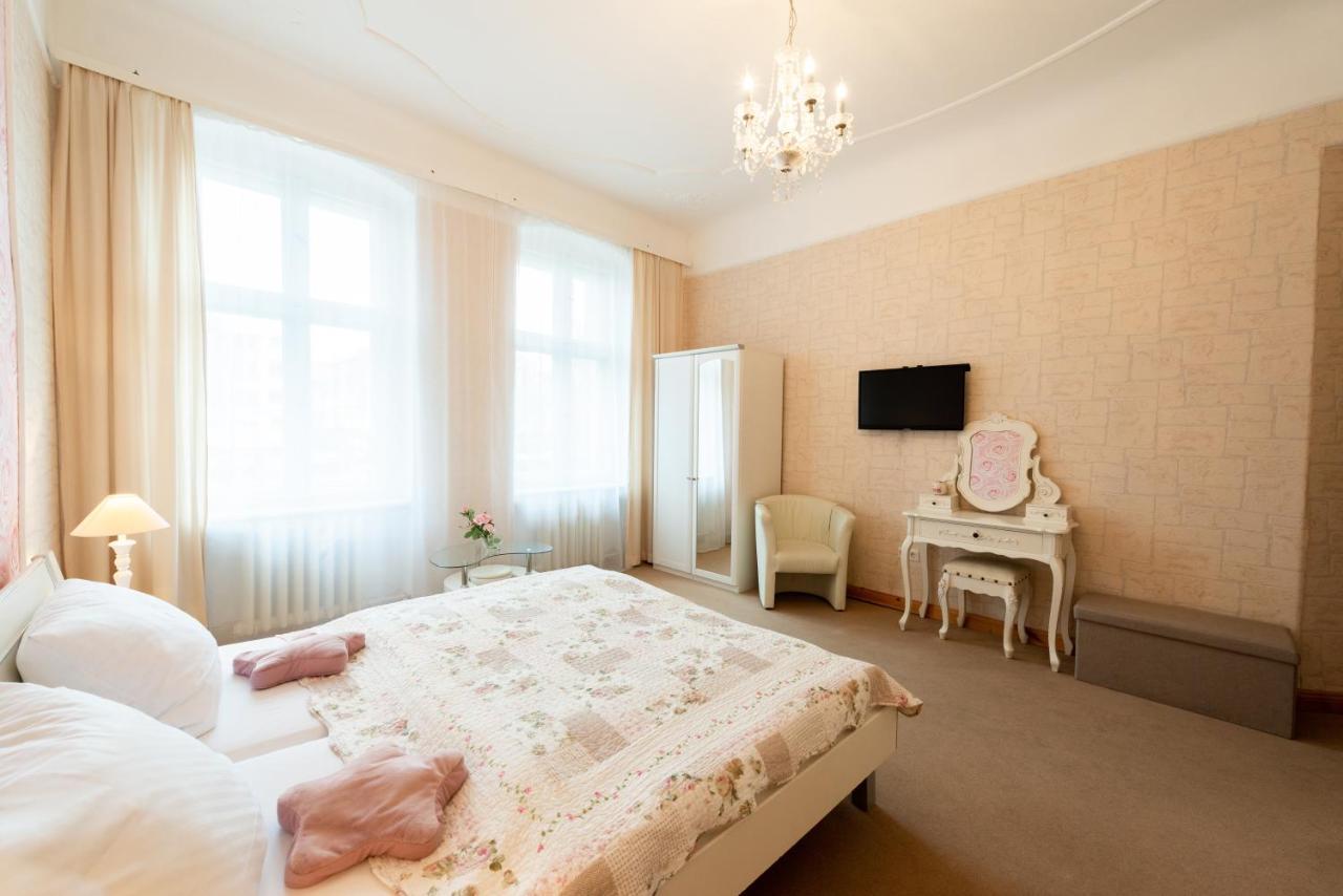 Hotel Pension Dahlem Berlin Exteriör bild