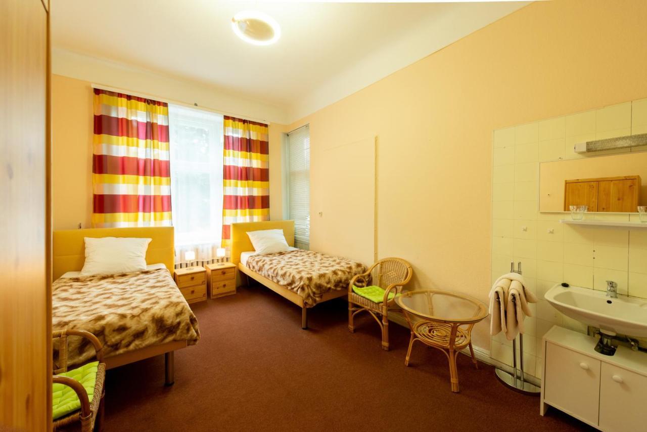 Hotel Pension Dahlem Berlin Exteriör bild