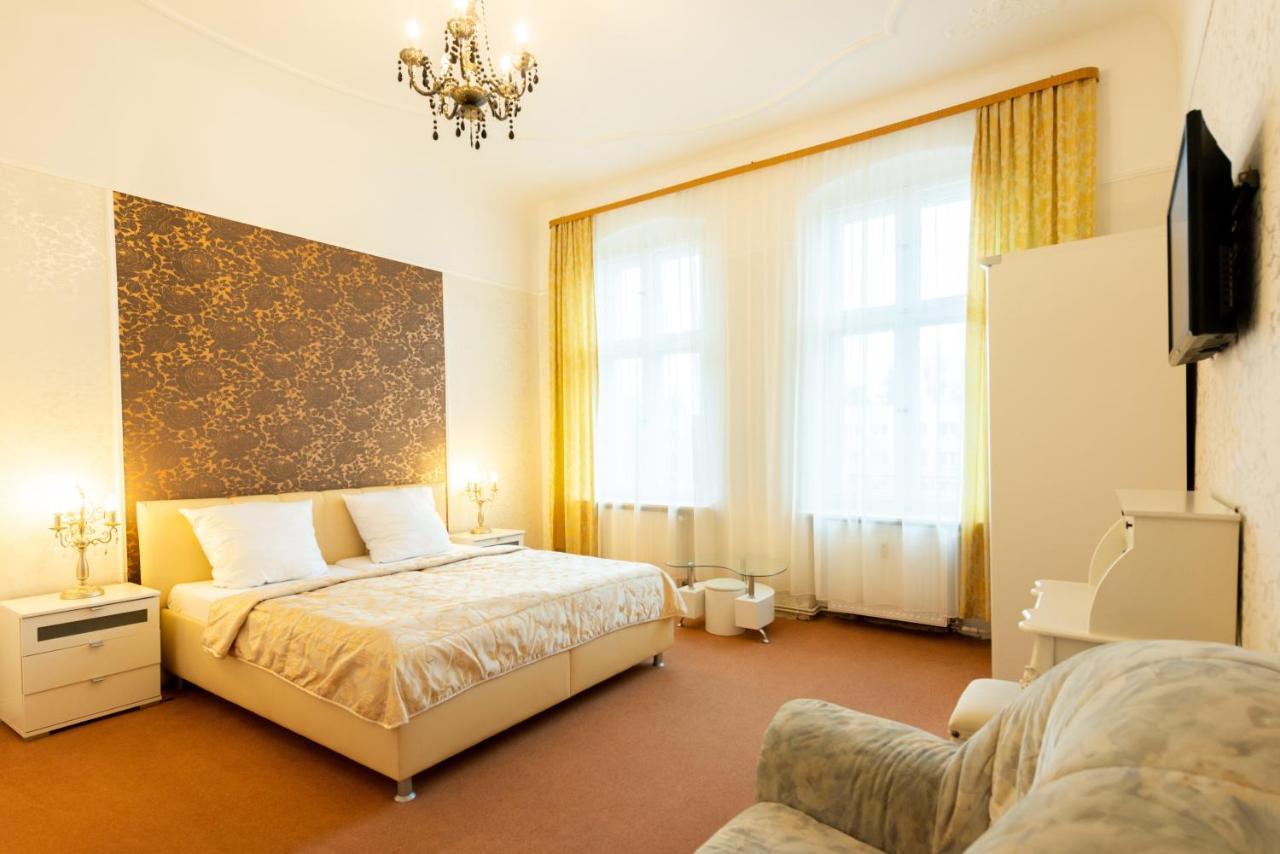 Hotel Pension Dahlem Berlin Exteriör bild