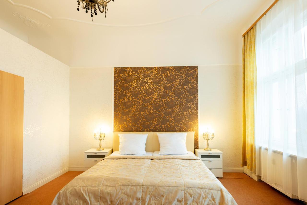 Hotel Pension Dahlem Berlin Exteriör bild